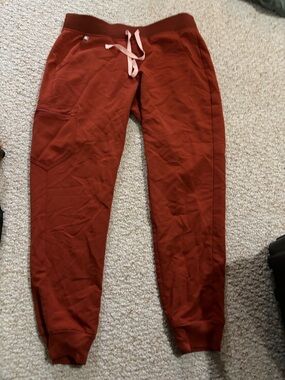 Figs women’s Zamora jogger auburn medium